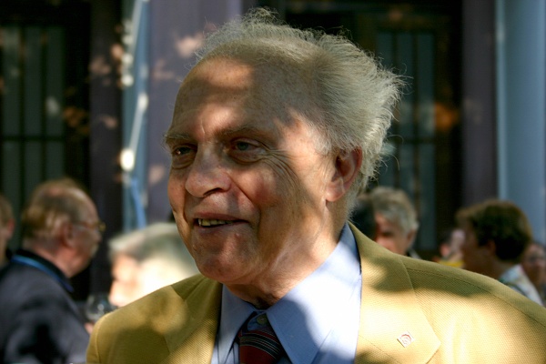 Bild 021tw.jpg - Prof. Dr. Dieter Engelhardt, Universität Karlsruhe (TH), ehemaliges Mitglied des IAK, des Vorgängerinstitutes des ZAK